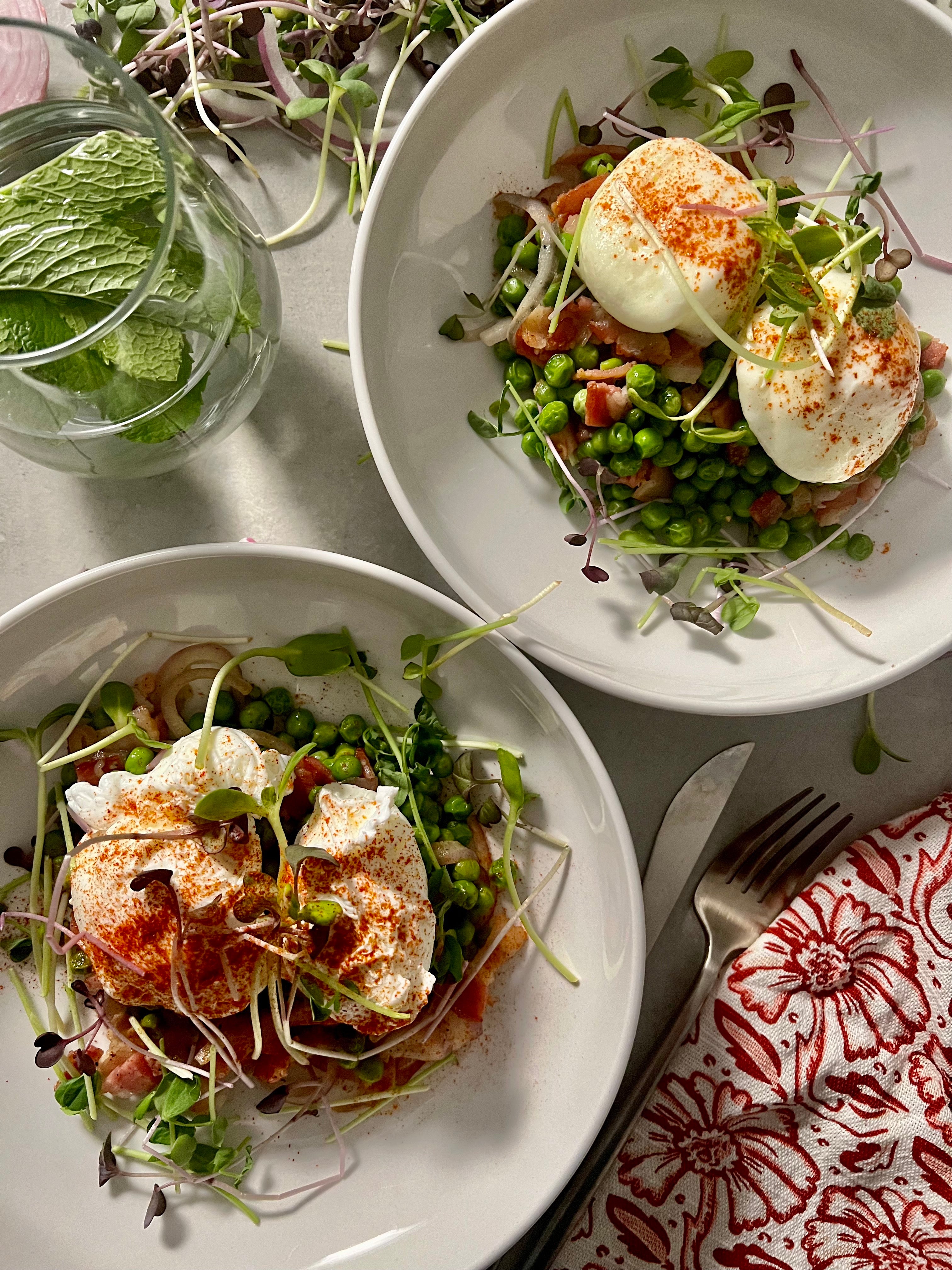 POACHED EGGS